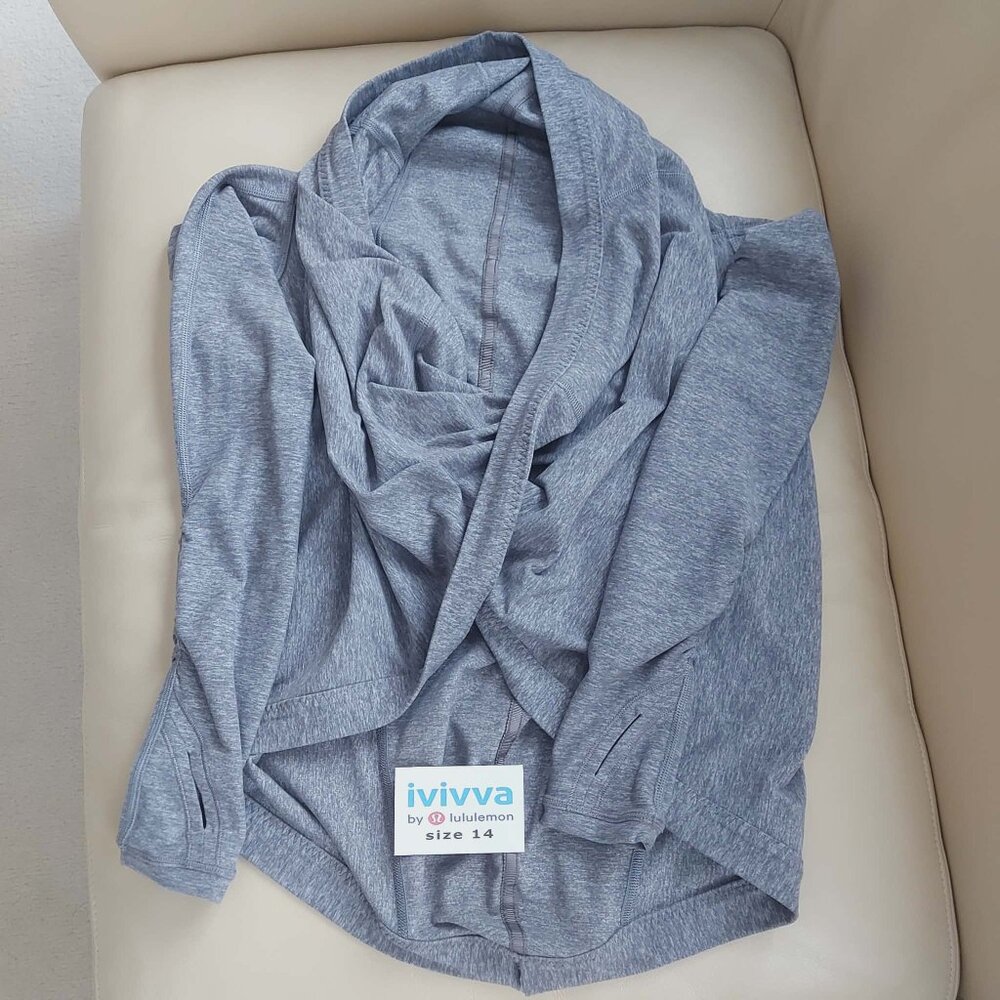 Ivivva Girl by Lululemon 🍋Four Count Shrug*Rulu grey thumbholes size 14 - Picture 6 of 8